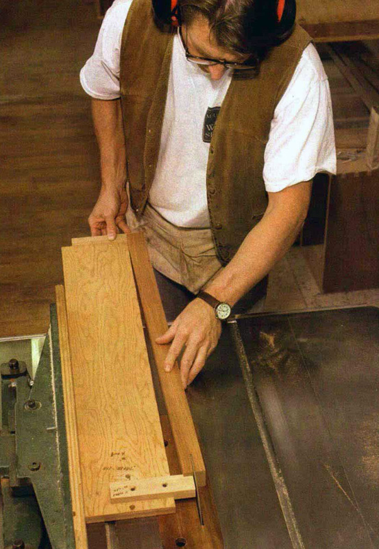 how to cut tapered legs on the table saw